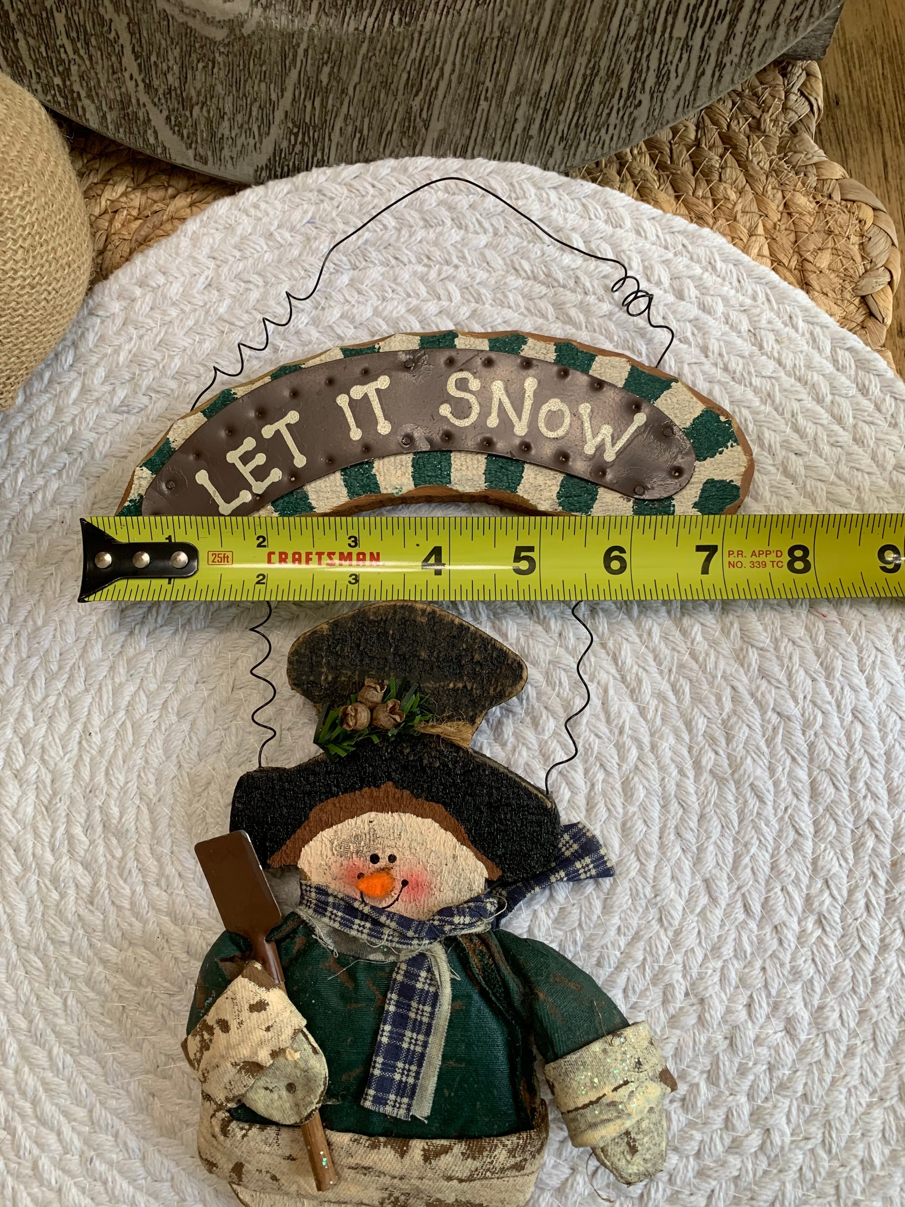 Rustic “Let It Snow” Hanging Snowman Sign – Primitive Christmas Wall Decor