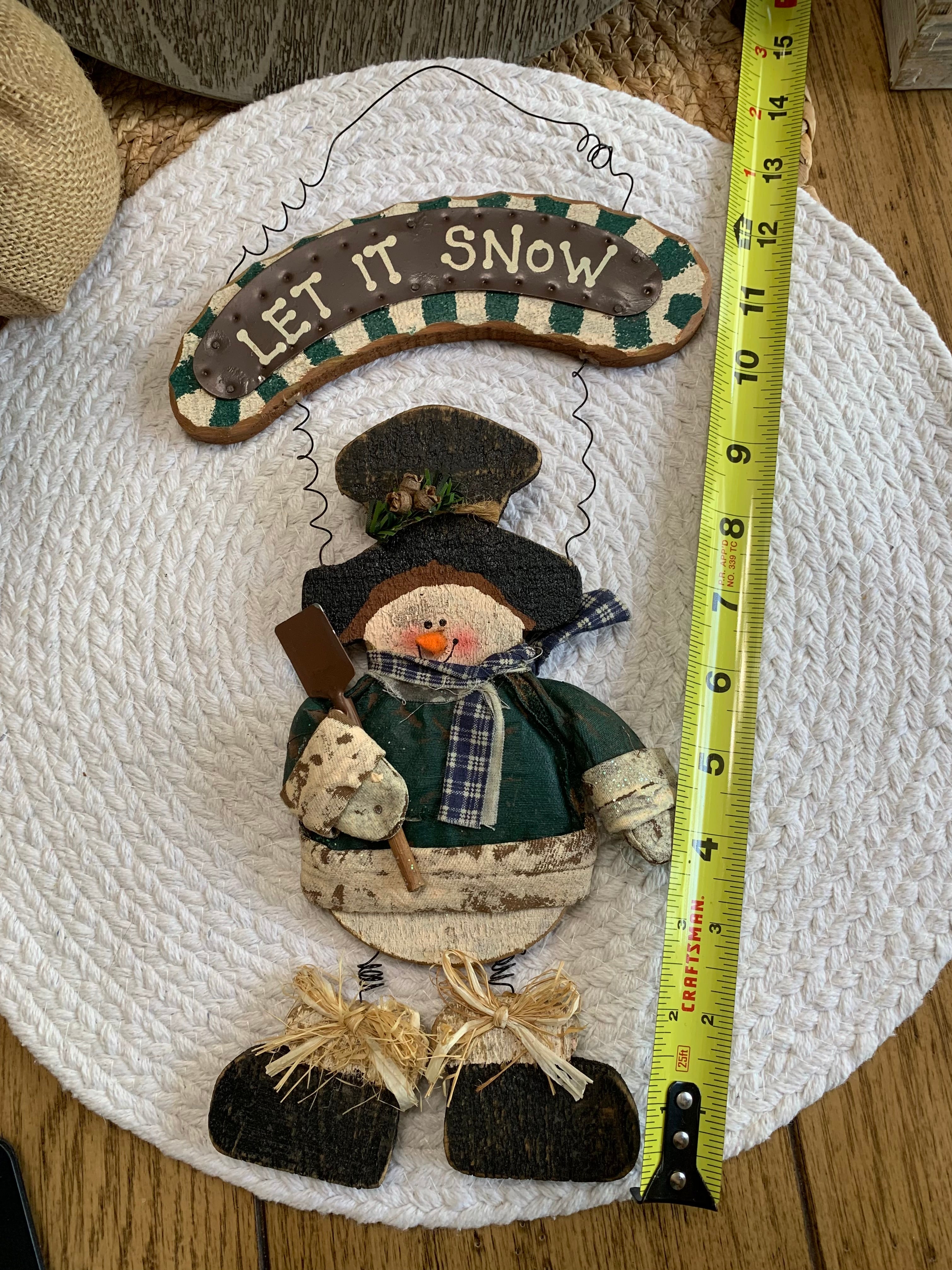 Rustic “Let It Snow” Hanging Snowman Sign – Primitive Christmas Wall Decor