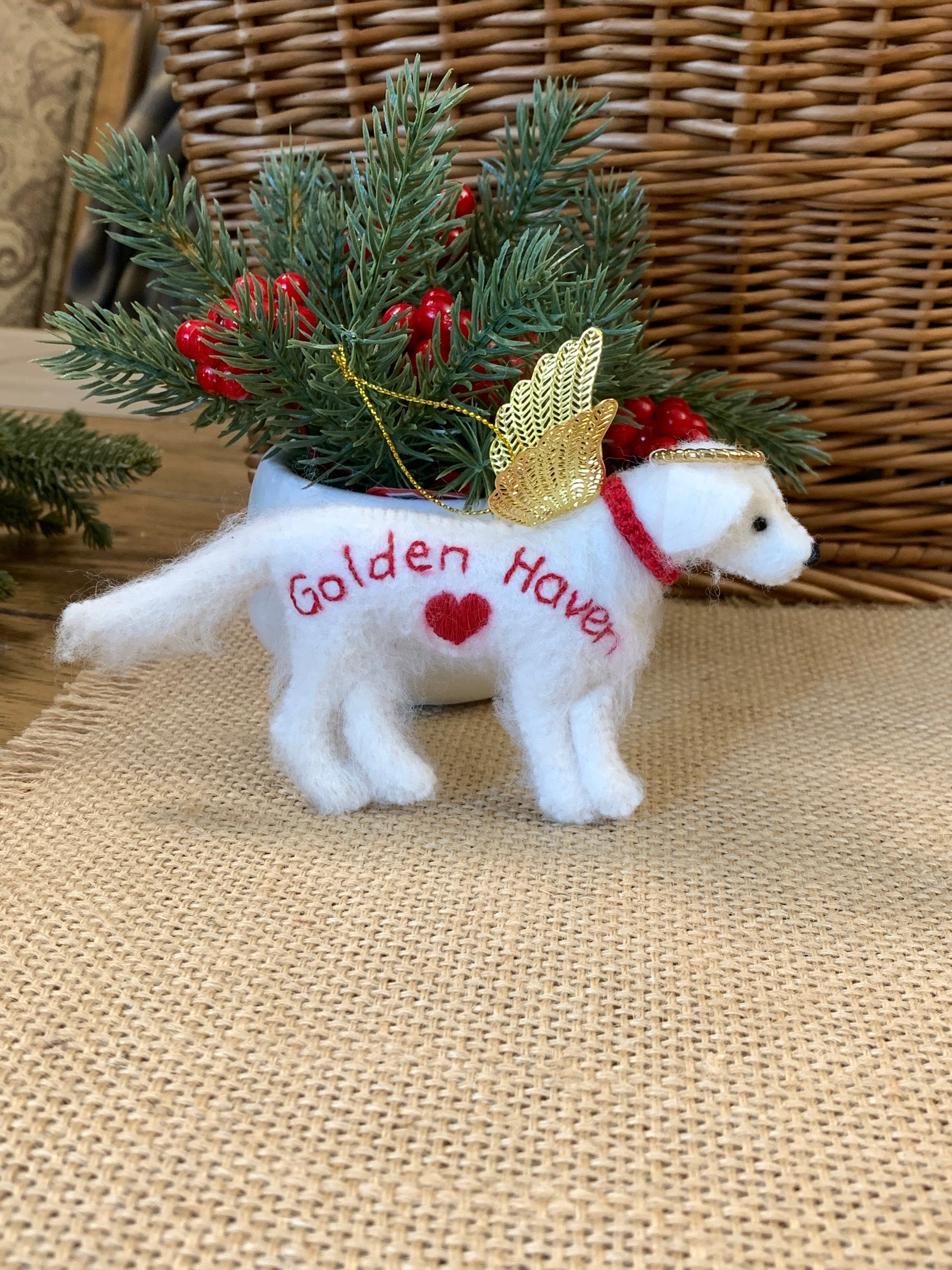 Golden Heart Haven- English Cream Golden Retriever Ornament