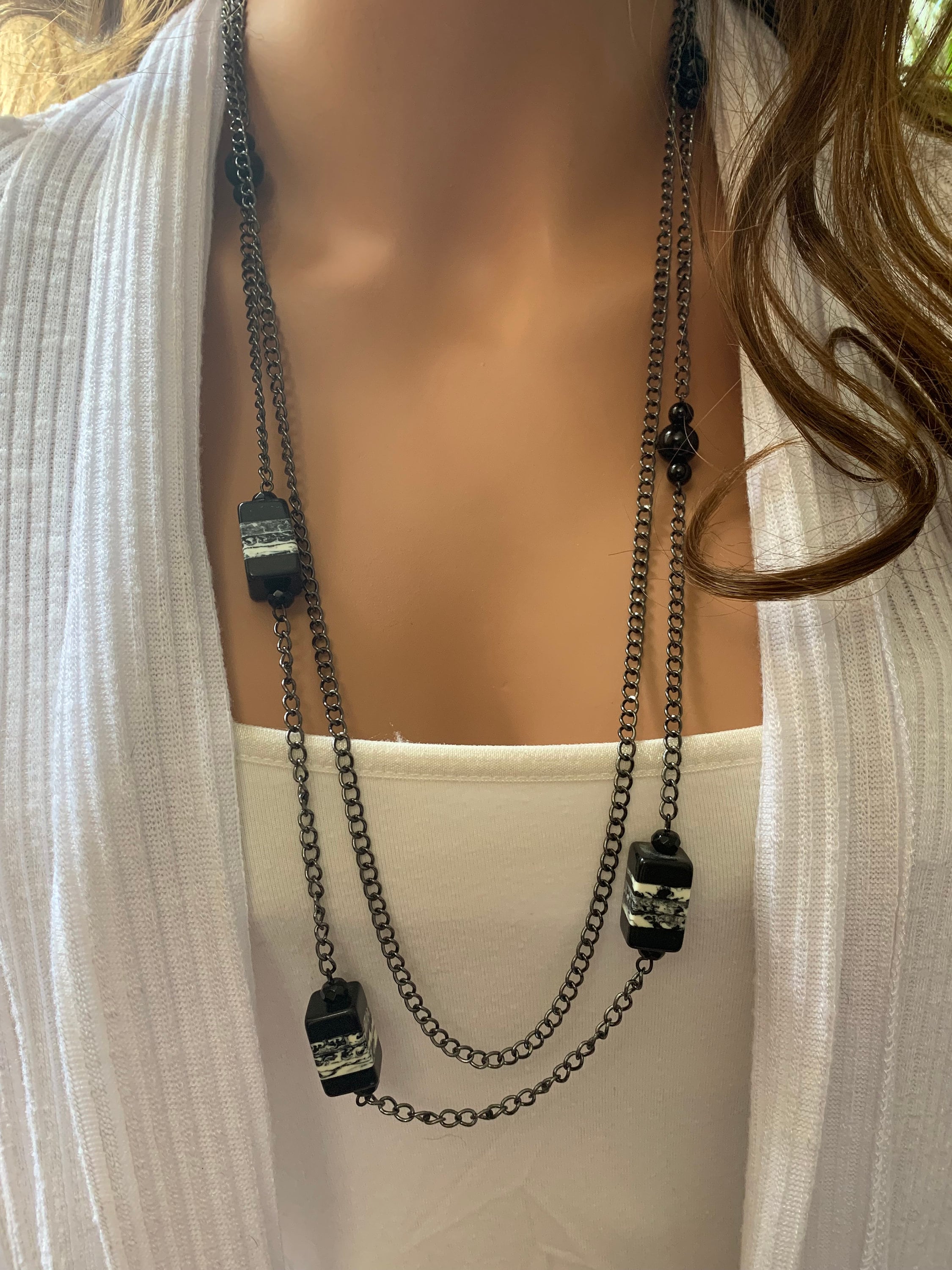 5 Piece Necklace/Earring Set-Black and White Beads