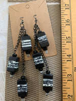 Load image into Gallery viewer, 5 Piece Necklace/Earring Set-Black and White Beads
