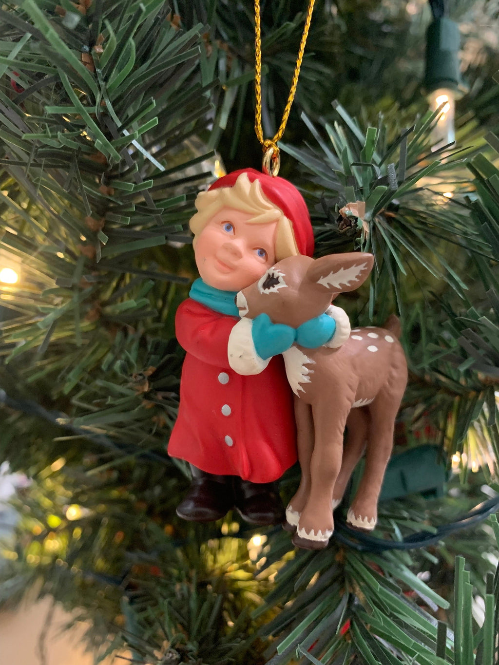 1990 Hallmark Keepsake Holiday Ornament “Lovable Dears”