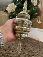 Load image into Gallery viewer, Set of 3 Victorian Stle Christmas Ornaments- Shatterproof Ornaments
