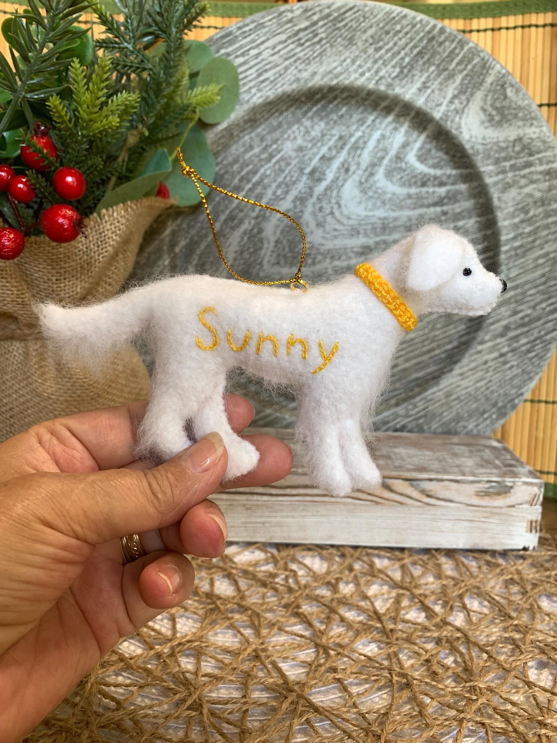 Personalized English Cream Golden Retriever Felt Ornament