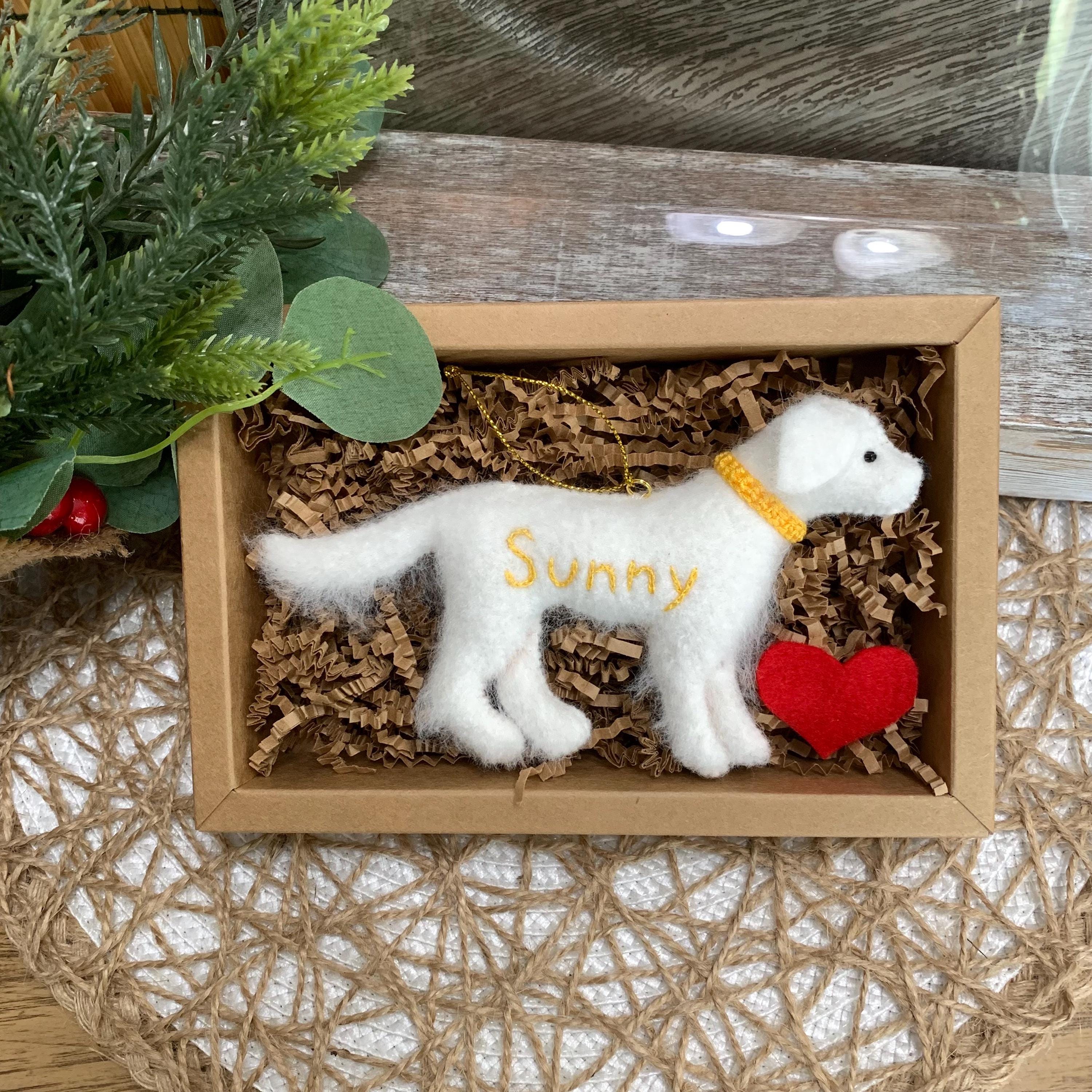 Personalized English Cream Golden Retriever Felt Ornament