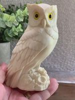 Load and play video in Gallery viewer, Vintage A. Giannelli Owl Figurine - Made in Italy Ivory Resin Sculpture
